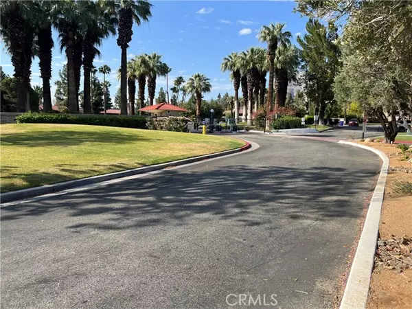 Palm Springs, CA 92262,2801 E Los Felices CIR #D117