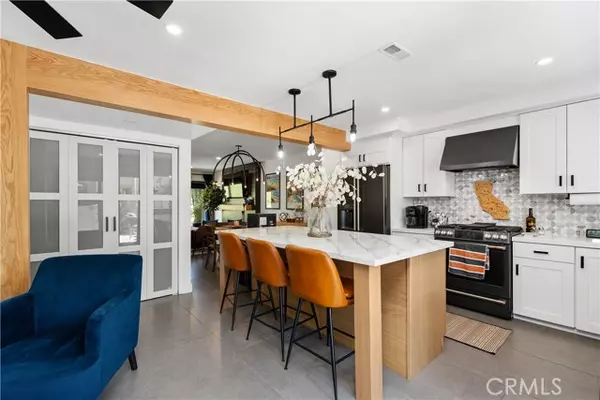2423 Los Patos, Palm Springs, CA 92264