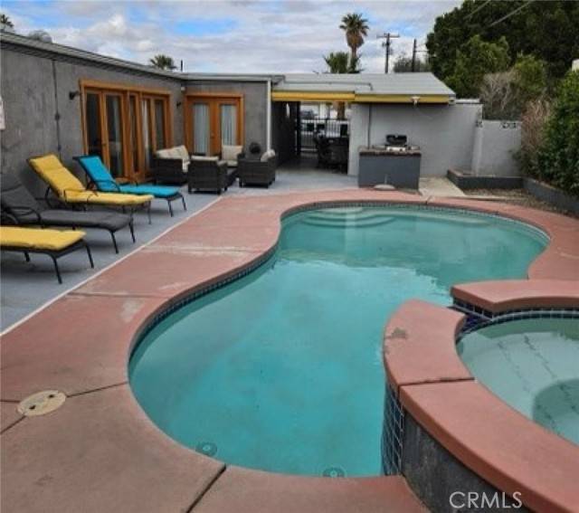 2111 E Wayne RD, Palm Springs, CA 92262