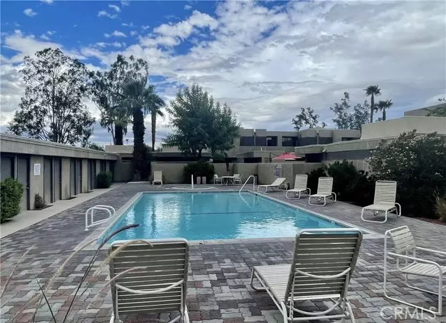 425 Bradshaw LN #63, Palm Springs, CA 92262