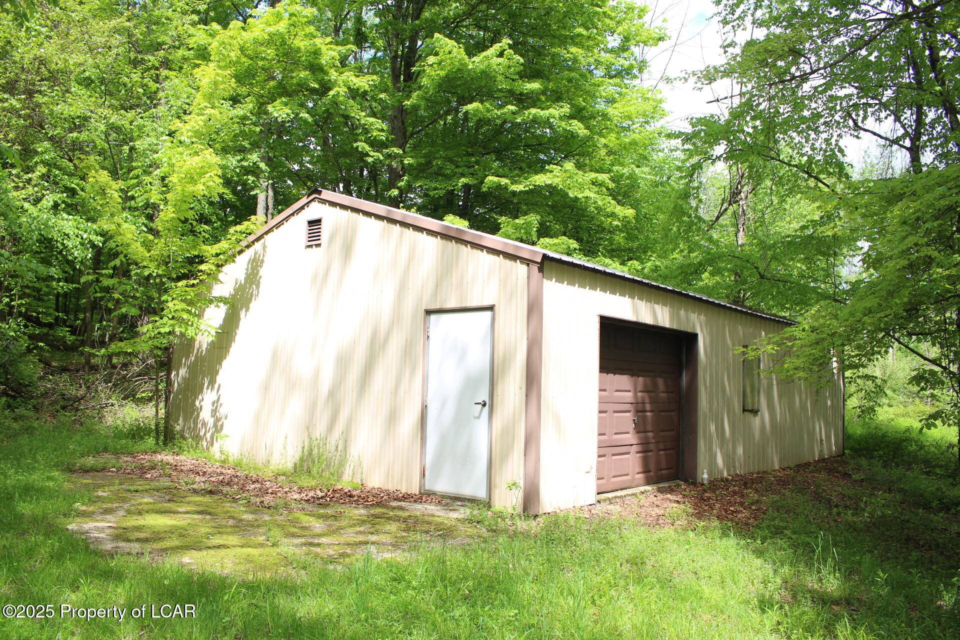 Montrose, PA 18801,215 Linaberry Road