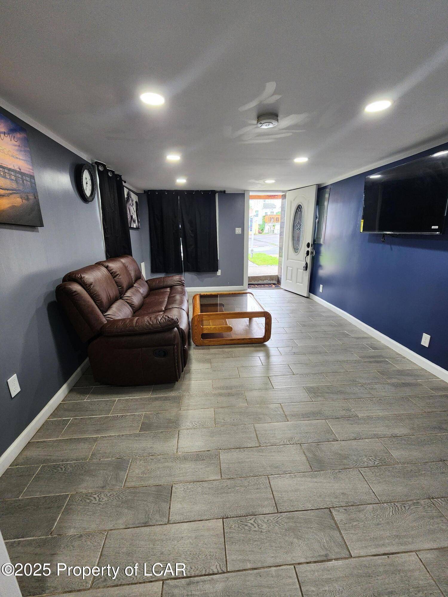 Plains, PA 187005,18 Center Street