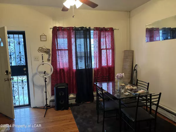 Wilkes-barre, PA 18702,87-89 Custer Street