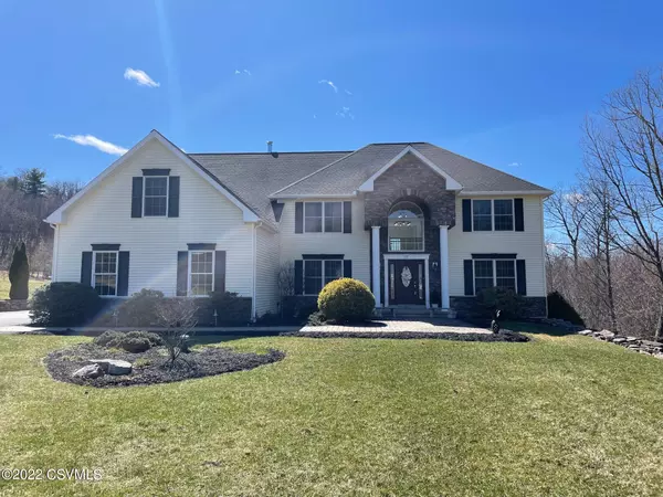 52 OAKWOOD Drive, Danville, PA 17821