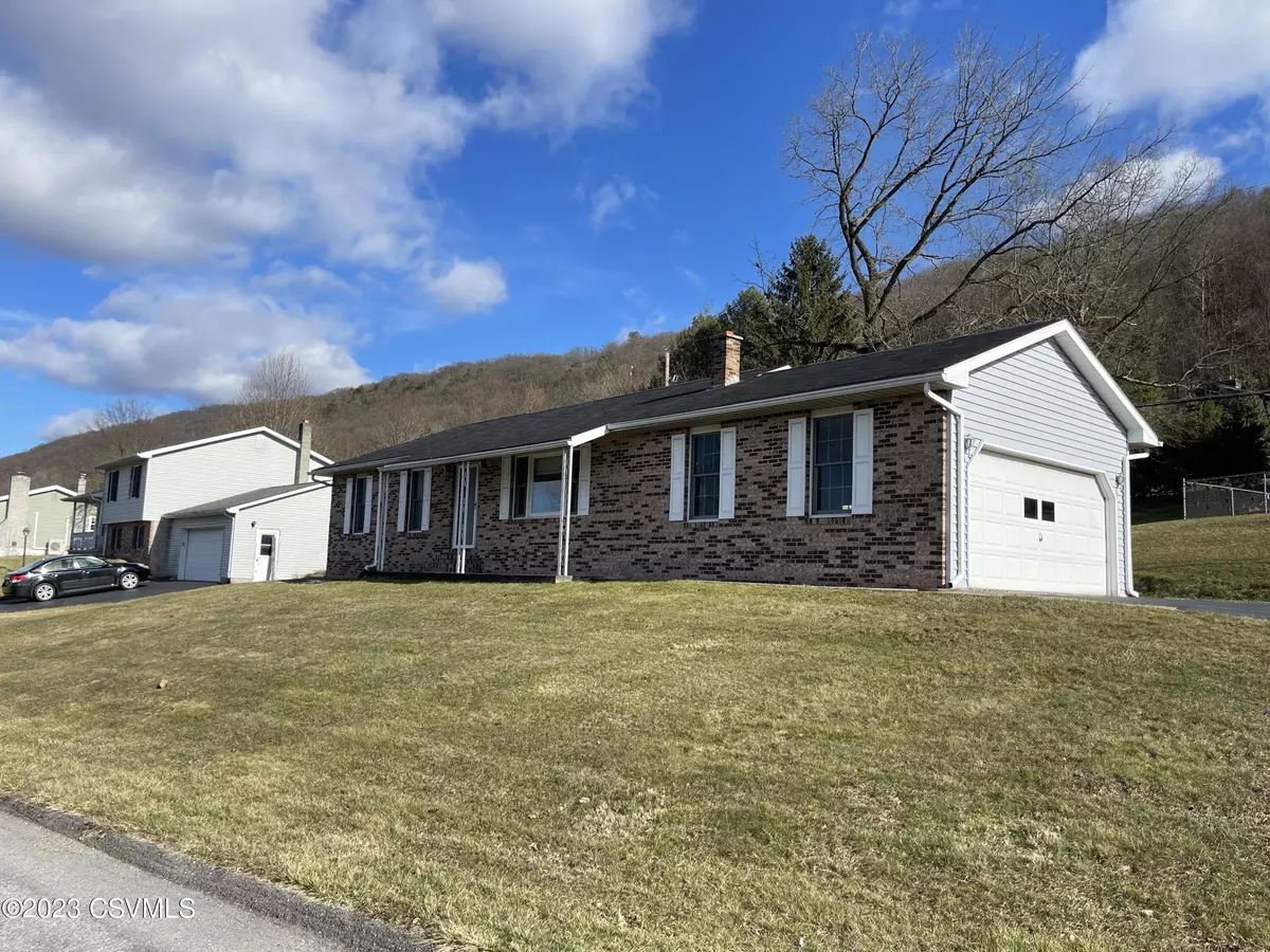 Bloomsburg, PA 17815,324 SCENIC Avenue