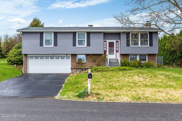 43 LOCUST Lane,  Danville,  PA 17821