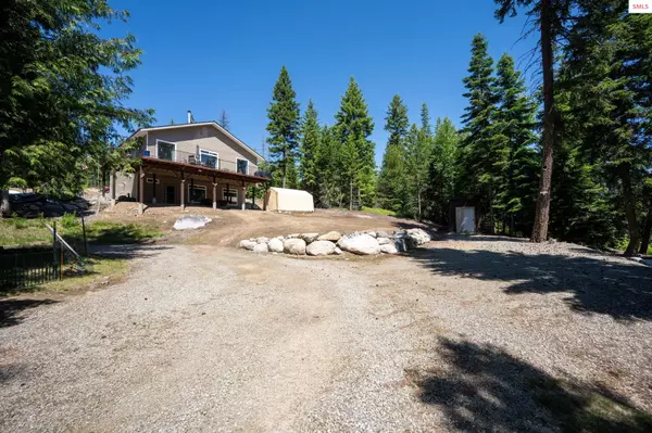 2470 Smith Lake Road, Bonners Ferry, ID 83805