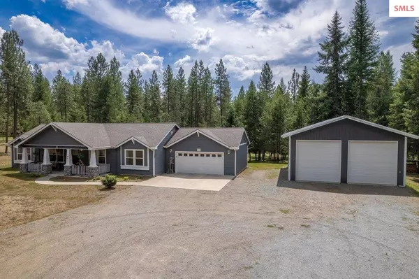 70 Akre Heights Dr, Blanchard, ID 83804