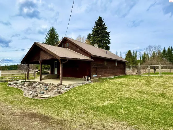 7225 Old Highway Two Loop, Moyie Springs, ID 83845