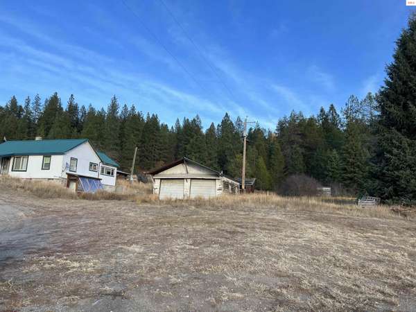 3003 Hoo Doo Loop, Oldtown, ID 83822