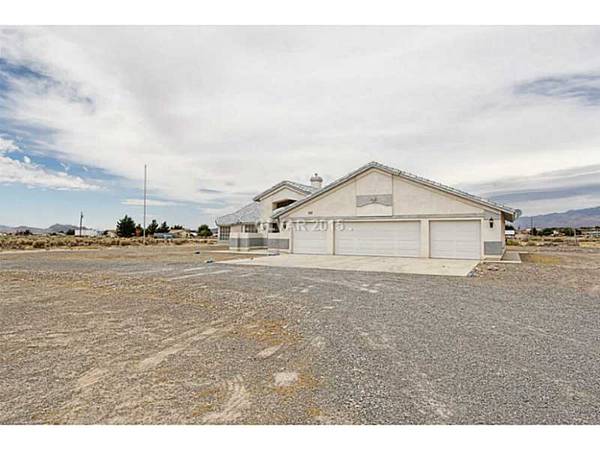 2950 E BANYON Street, Pahrump, NV 89048