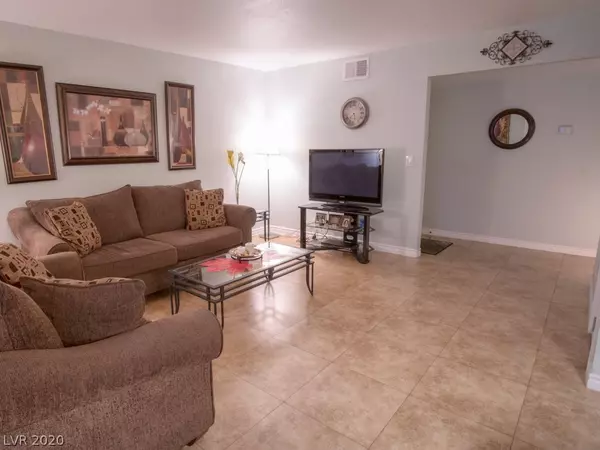 Las Vegas, NV 89103,4972 River Glen Drive #177