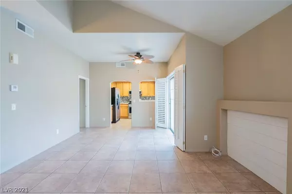 Henderson, NV 89014,1683 Strasbourg Way #324