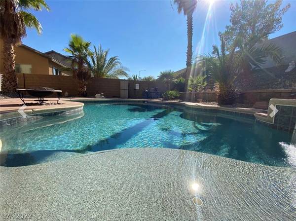 8925 Reindeer Lake Street, Las Vegas, NV 89143