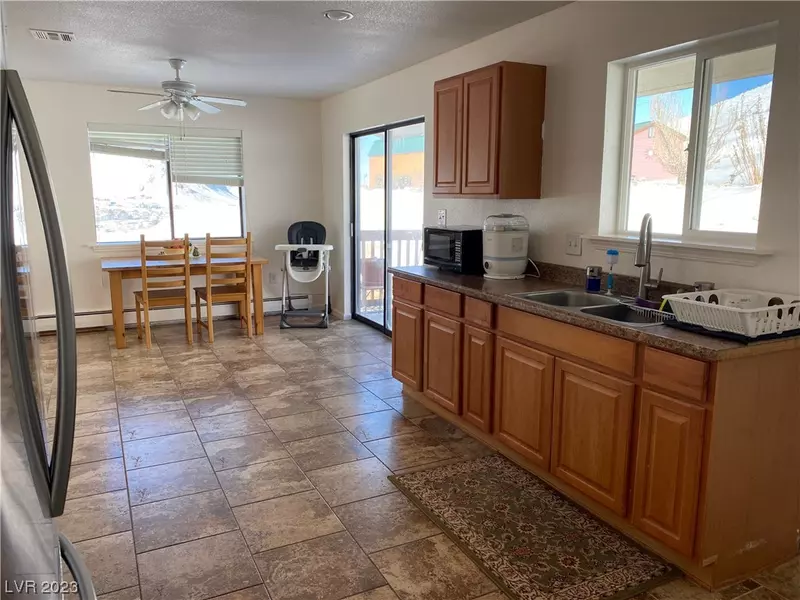 2 Desert Queen Road, Tonopah, NV 89049