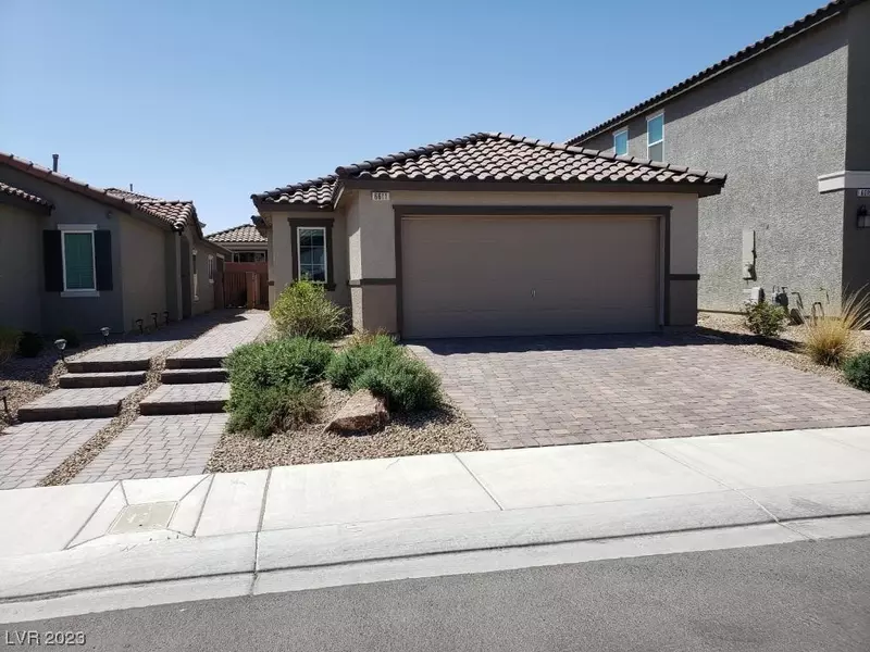 6611 Secret Grove Avenue, Las Vegas, NV 89130