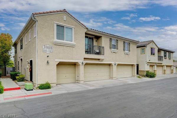 Las Vegas, NV 89108,3908 Sweet Pine Street #102