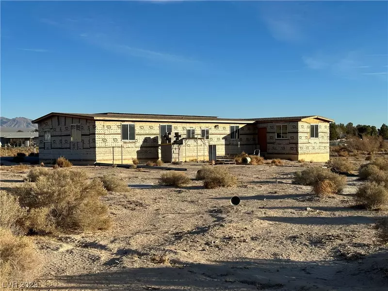 2220 W Bluebird Avenue, Pahrump, NV 89060