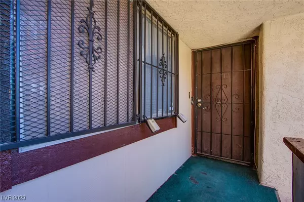 Las Vegas, NV 89169,3152 S Eastern Avenue #30