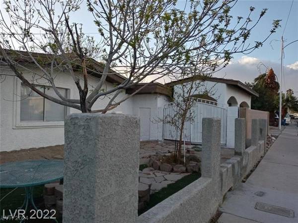 1717 E McWilliams Avenue, Las Vegas, NV 89101