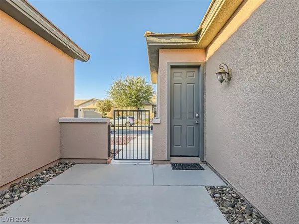 North Las Vegas, NV 89084,6936 Homing Pigeon Place