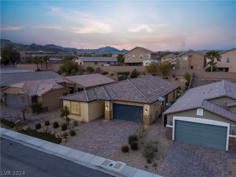 2082 Hunt Woods Court, Laughlin, NV 89029