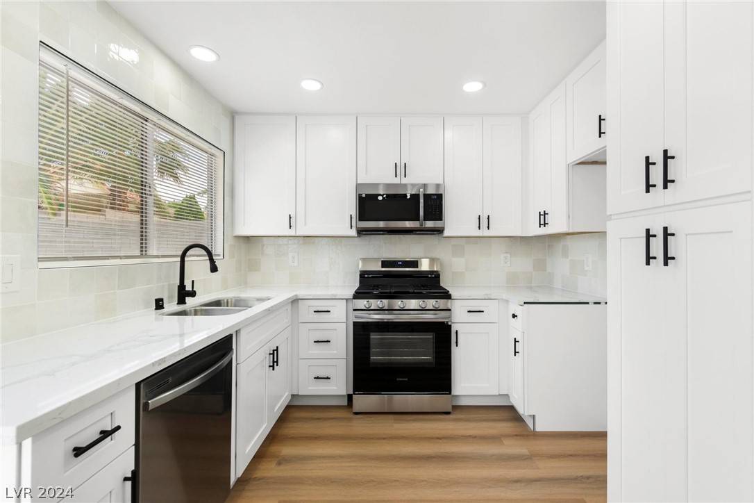 735 Thousand Oaks Drive, Las Vegas, NV 89123