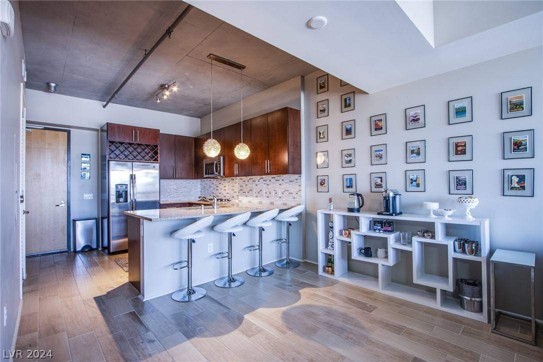 353 E Bonneville Avenue #905, Las Vegas, NV 89101