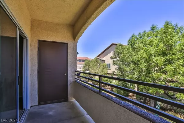 Henderson, NV 89052,2291 W Horizon Ridge Parkway #5228