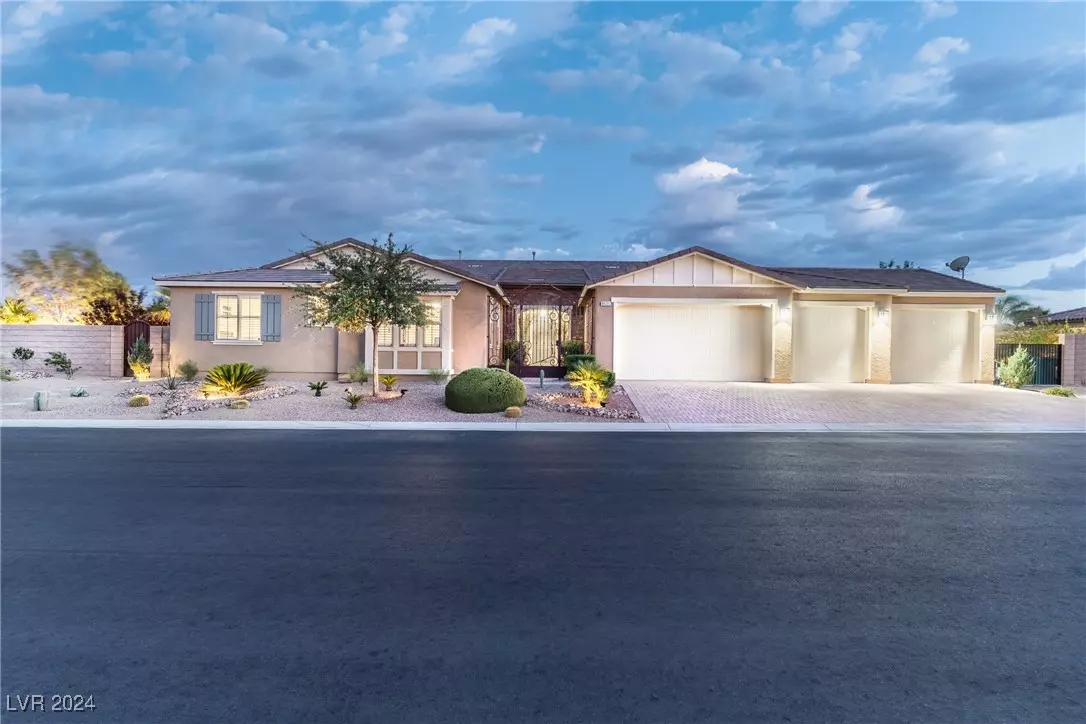 Las Vegas, NV 89113,8531 Warbonnet Way