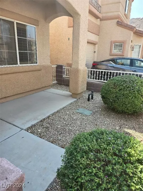 Las Vegas, NV 89129,10517 Table Lands Court