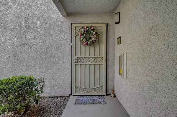 Henderson, NV 89052,950 Seven Hills Drive #2812