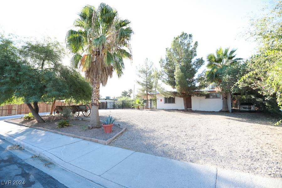 3871 Raymert Drive, Las Vegas, NV 89121