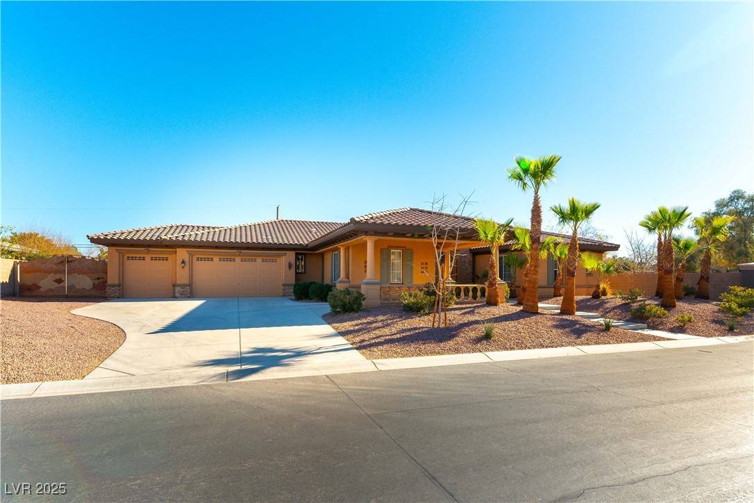 Las Vegas, NV 89149,5024 Crown Cypress Street