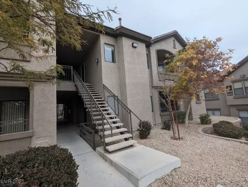 8250 N Grand Canyon Drive #1044, Las Vegas, NV 89166