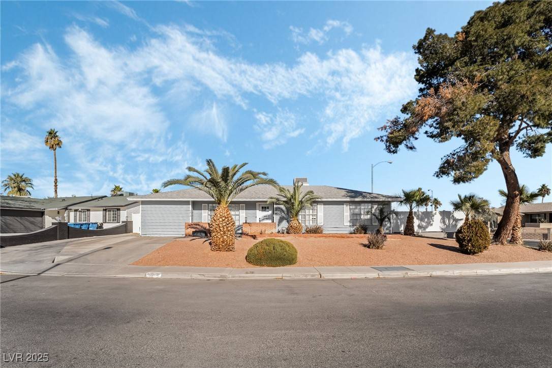 4818 El Tesoro Avenue, Las Vegas, NV 89121
