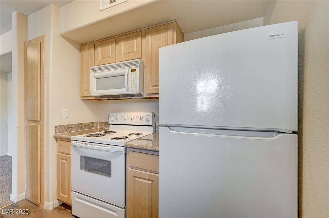 Las Vegas, NV 89113,8000 W Badura Avenue #2175