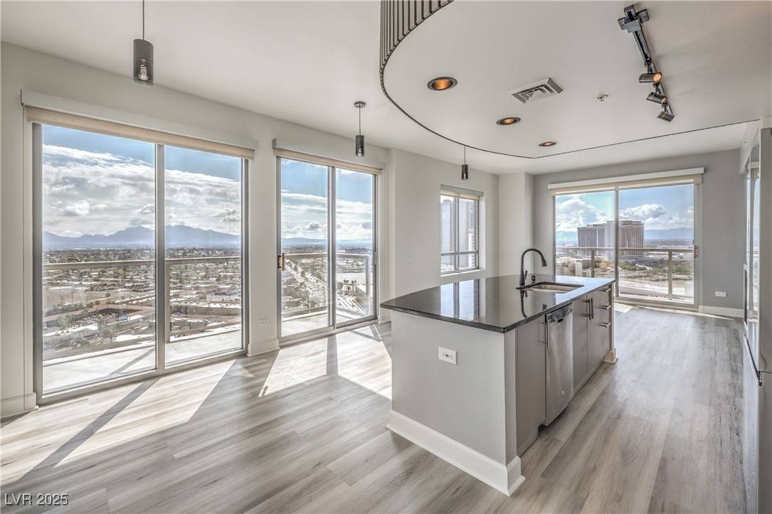 200 W Sahara Avenue #2108, Las Vegas, NV 89102
