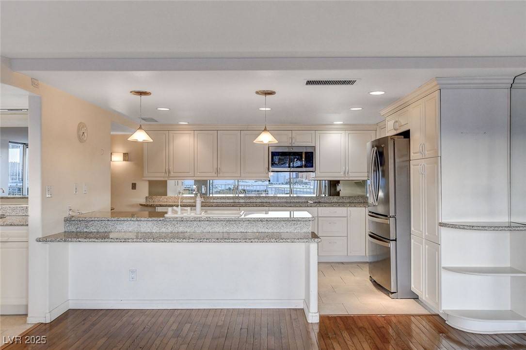Las Vegas, NV 89109,3111 Bel Air Drive #12C