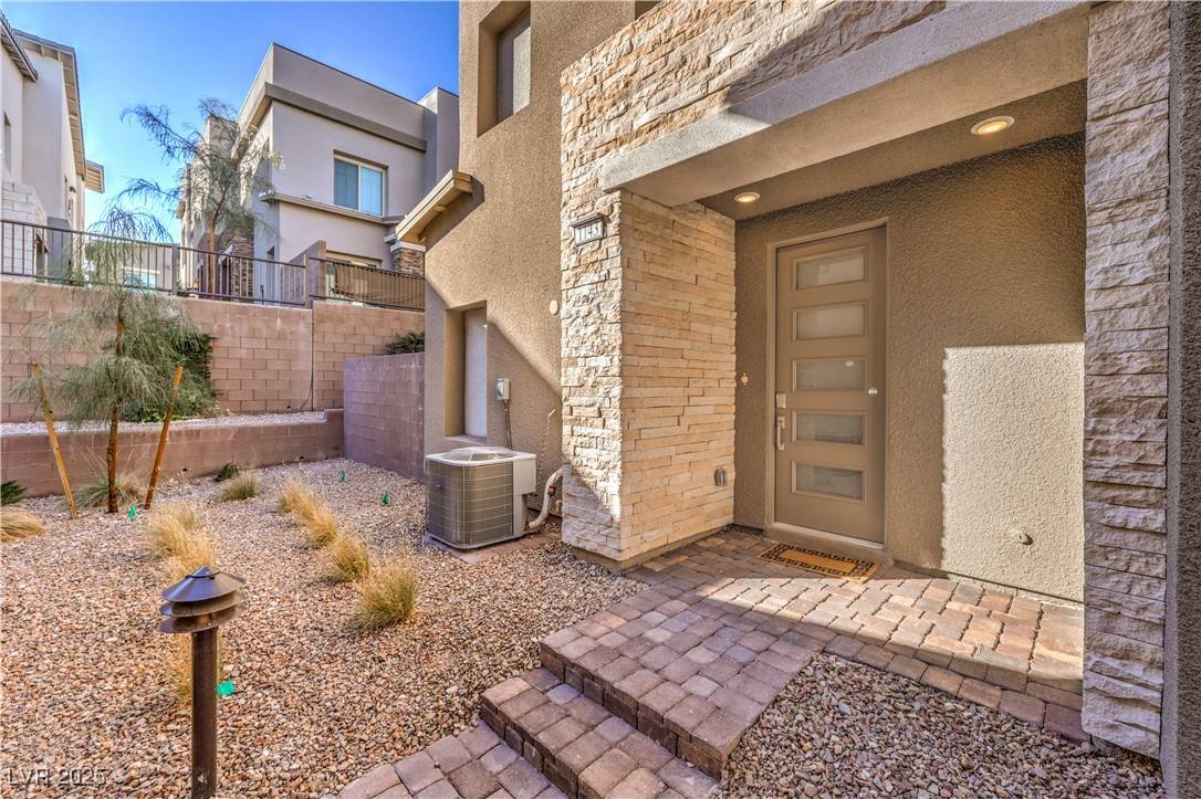 Las Vegas, NV 89138,600 N Carriage Hill Drive #1143