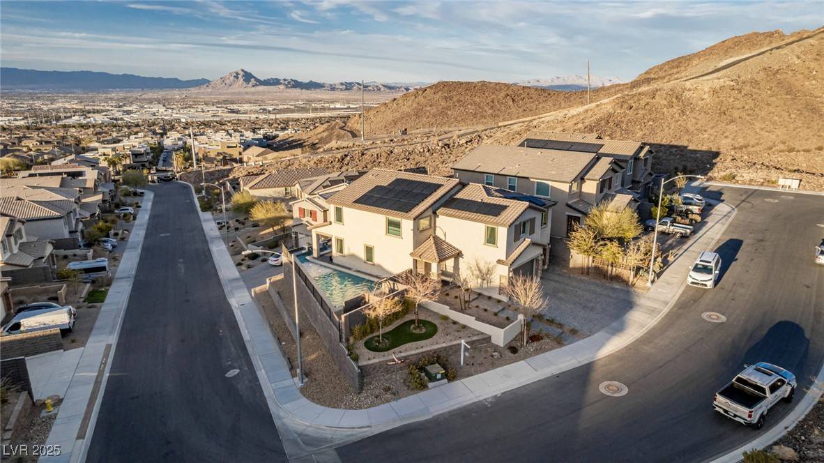 Henderson, NV 89012,864 Firestone Ledge Avenue