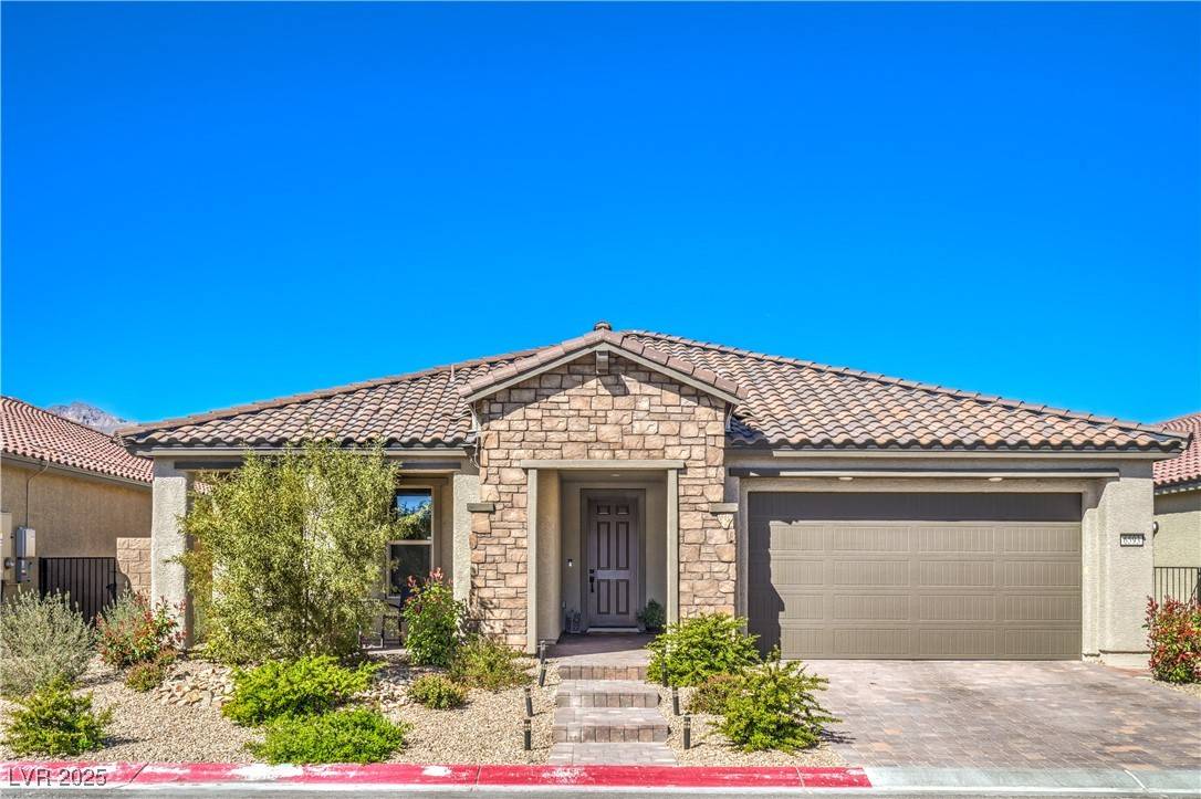 6593 Corsari Ridge Street, Las Vegas, NV 89166