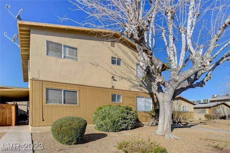 Las Vegas, NV 89119,3821 1/2 Daisy Street #25