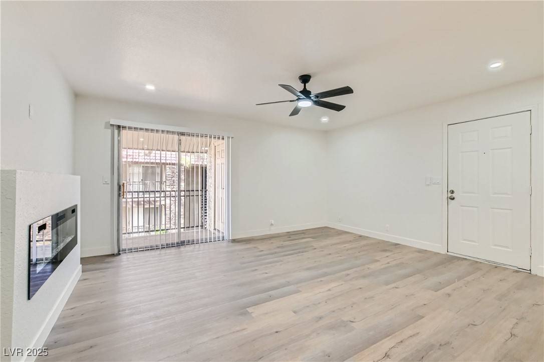 Las Vegas, NV 89103,4330 Sandy River Drive #86