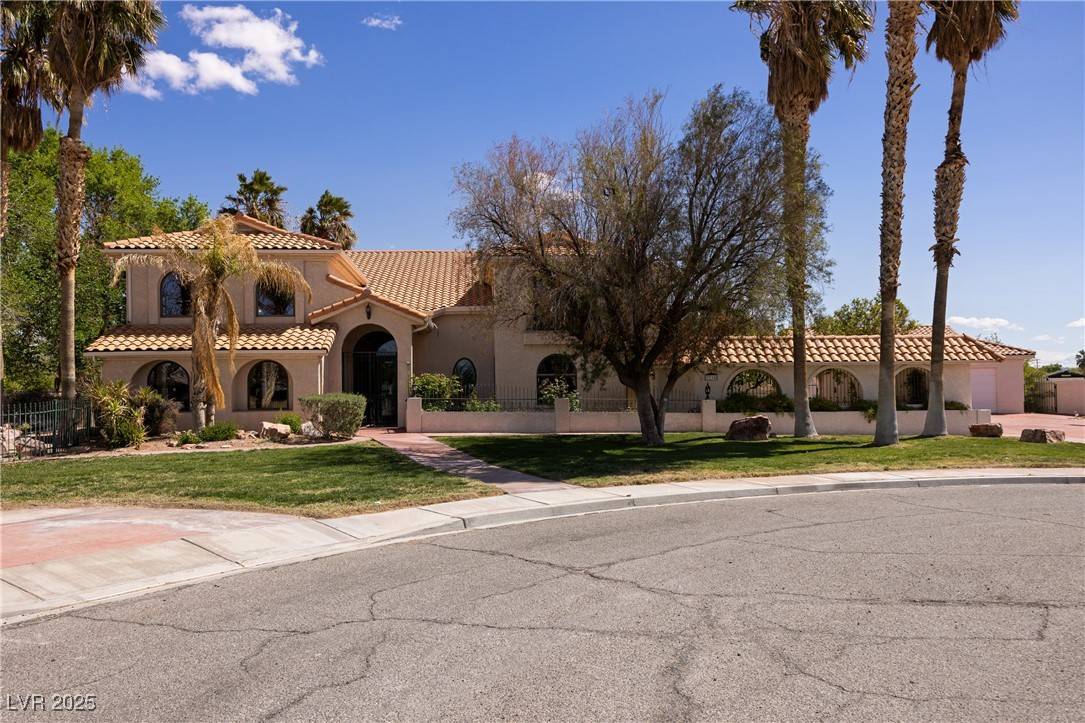 3734 Mahalo Circle, Logandale, NV 89021