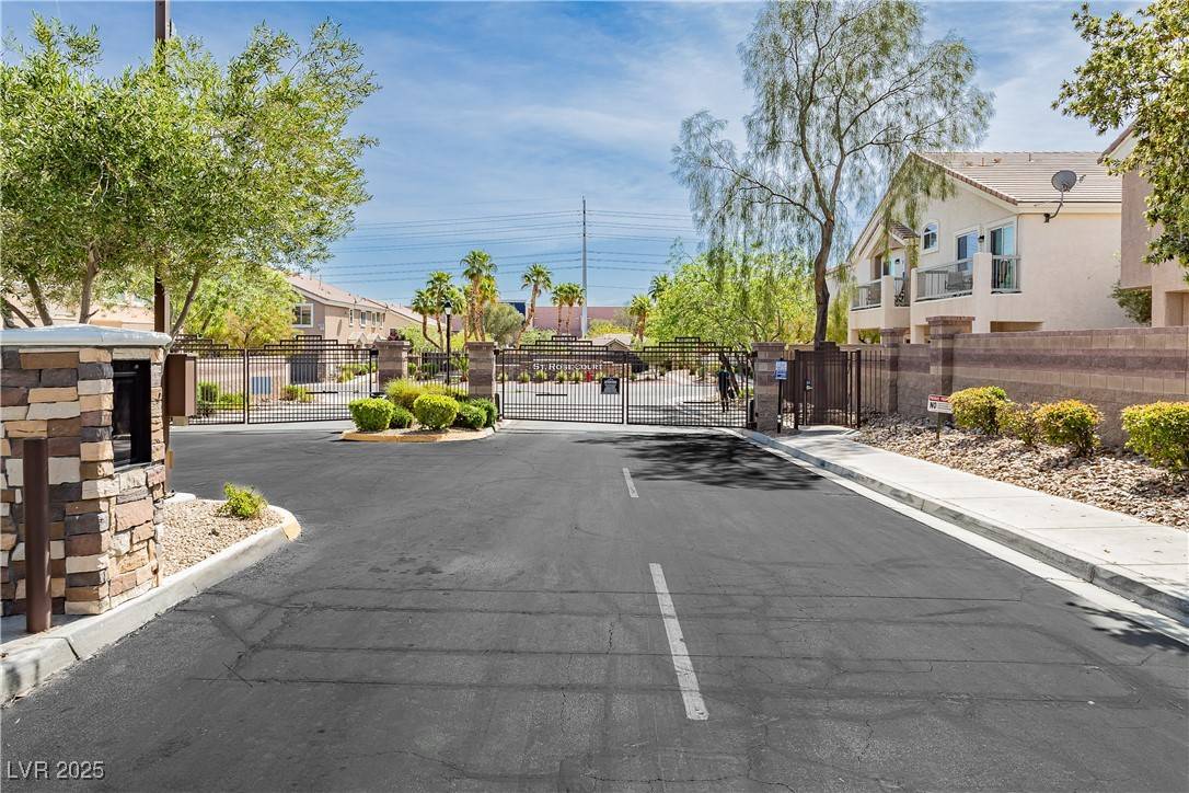Las Vegas, NV 89183,10010 Aspen Rose Street #102