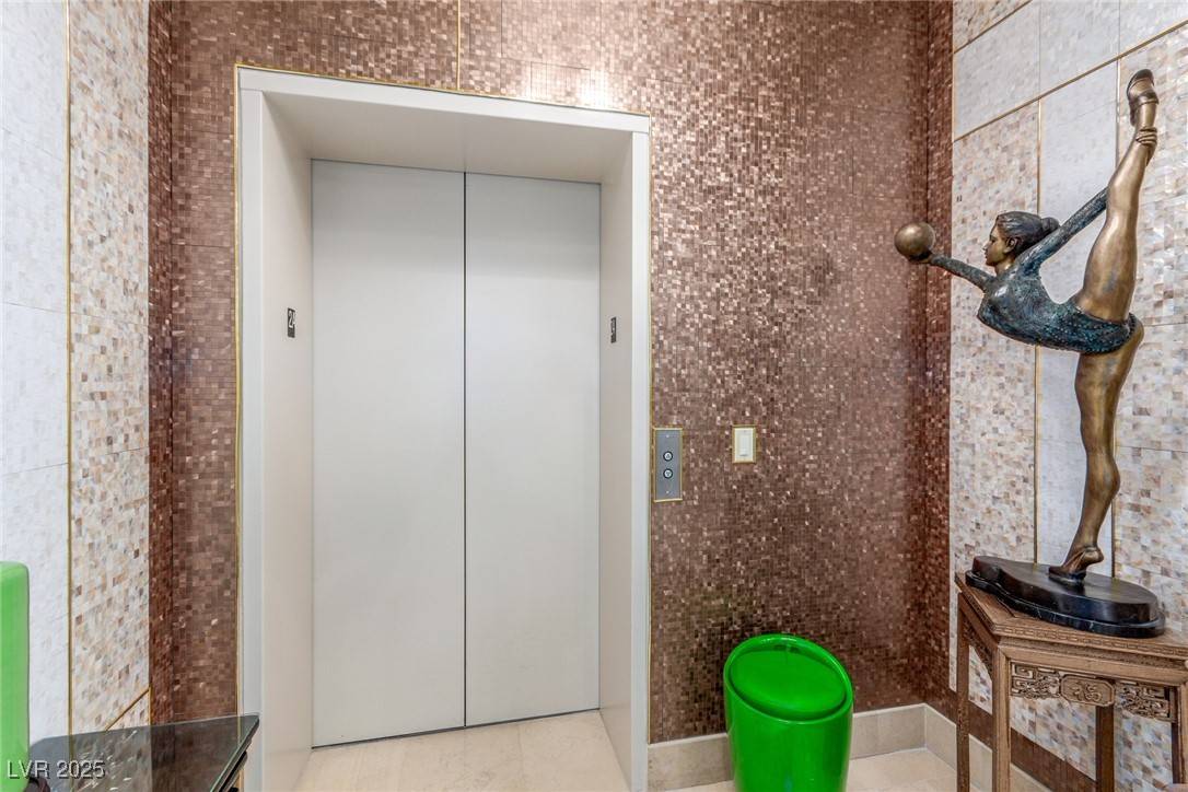 9101 Alta Drive #203, Las Vegas, NV 89145