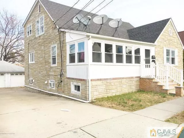 25 E Kupsch ST, Sayreville, NJ 08872