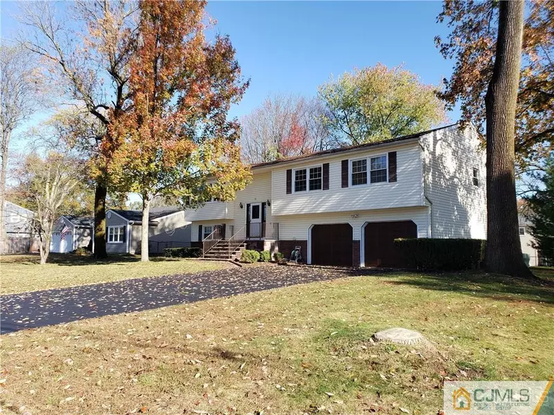 71 Oakey DR, South Brunswick, NJ 08824