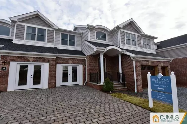 30 Penzias PL #30, Highland Park, NJ 08904